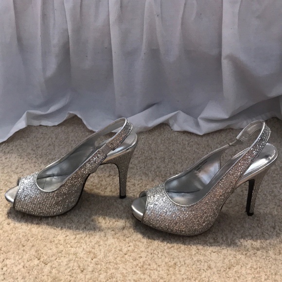 Silver Sparkly Lulu Townsend Heels 👠 - Picture 6 of 8